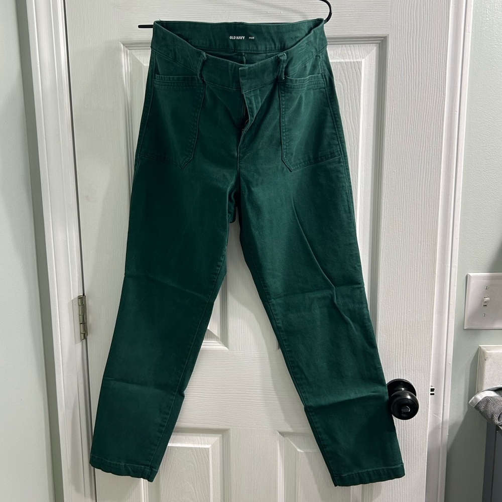 Green Old Navy pixie pants